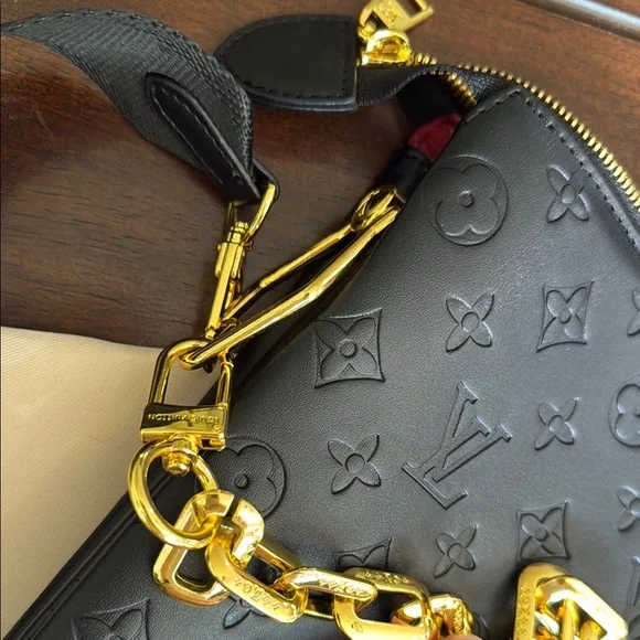 Black Crossbody Bag with Gold Chain + wallet - Picture 4 of 10